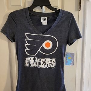 Womens Philadelphia flyers tee shirt size small new with tags